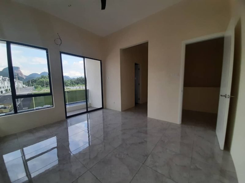 WhatsApp Image 2025-07-27 at 09.05.59